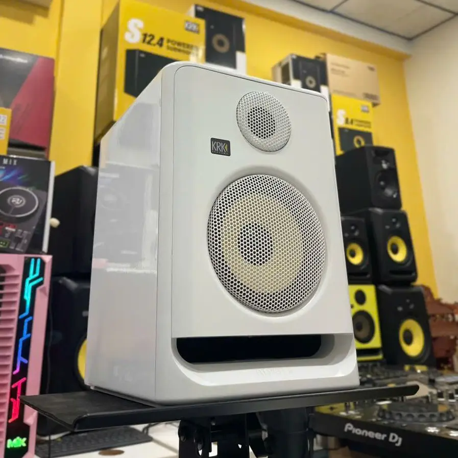 Cận cảnh mặt trước loa KRK Rokit 5 G5 White