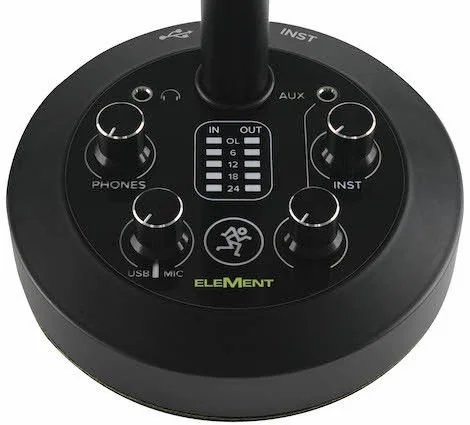 Mackie Chromium trong phòng thu