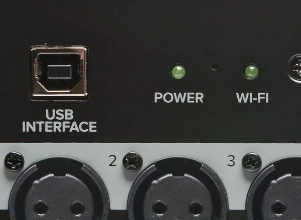 Mackie DL32SE chính hãng