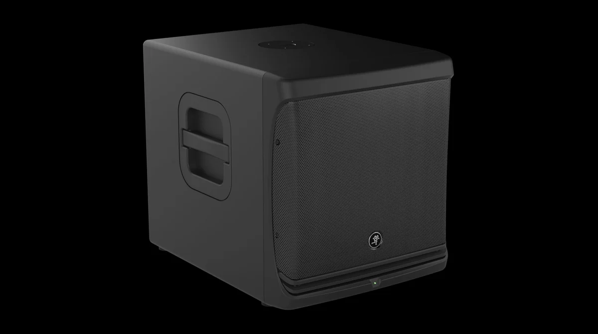 Mackie DLM12S trong phòng thu