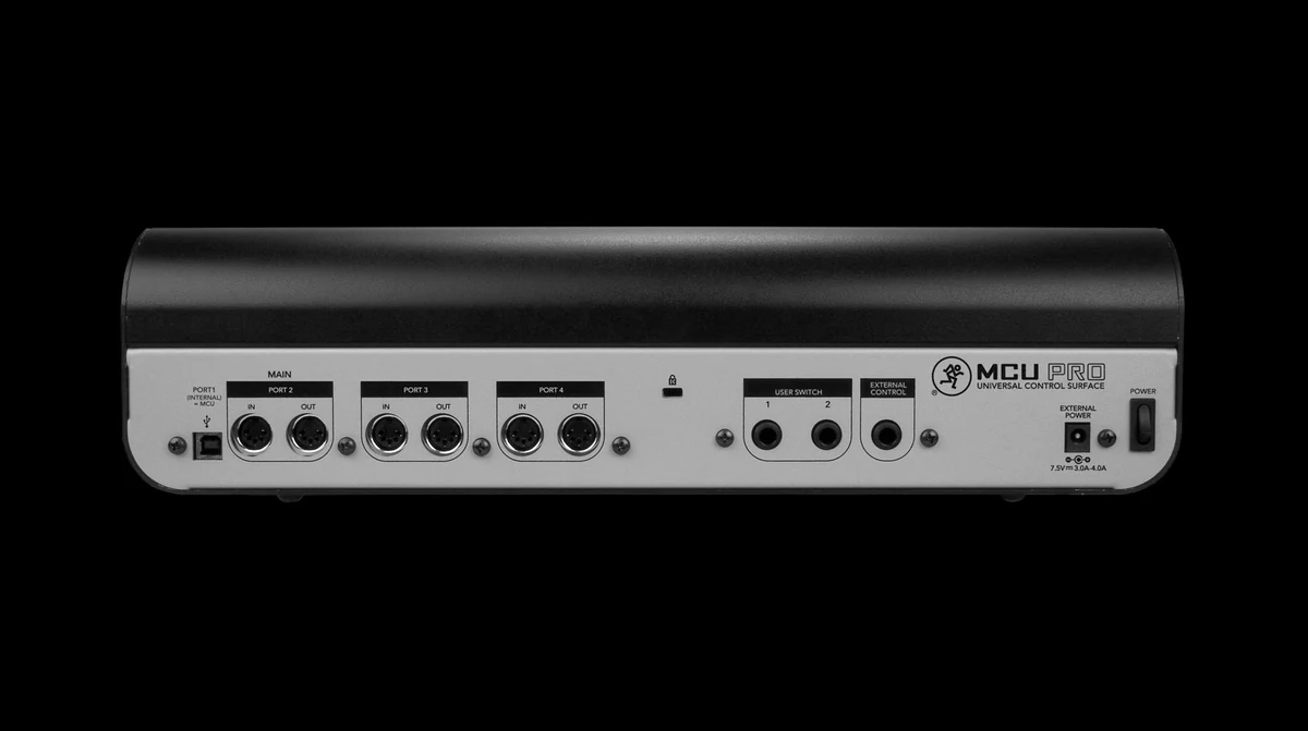Mackie MCU Pro chính hãng